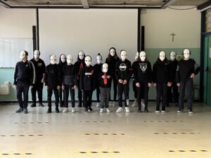 gruppo di persone contro la violenza di genere